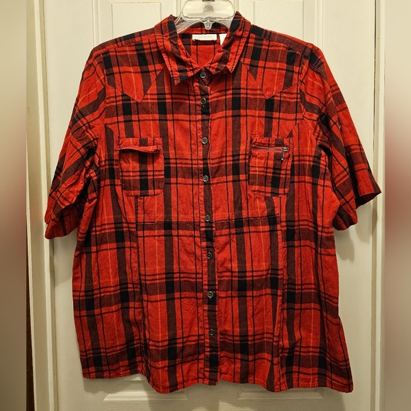 Maurices Tops - EUC Maurices Women's Red and Black Plaid Blouse - 3 (Plus)